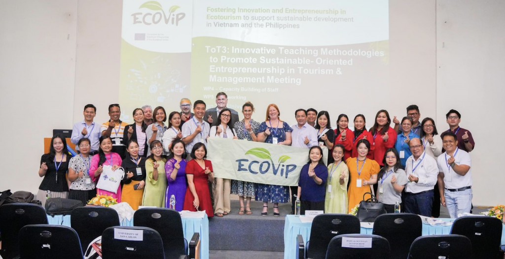 Nhóm dự án Ecovip của Trường Đại học Khoa học tham gia khoá tập huấn "Phương pháp giảng dạy đổi mới nhằm thúc đẩy khởi nghiệp định hướng bền vững trong du lịch" tại Đại học Cần Thơ