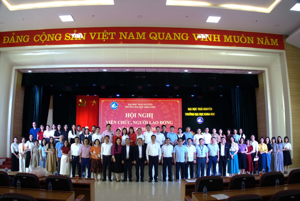 Trường Đại học Khoa học tổ chức thành công Hội nghị Viên chức, người lao động năm học 2024 -2025