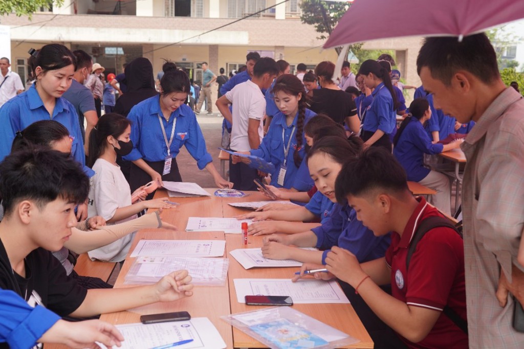 Tìm chỗ ở cho sinh viên, nâng bước đến giảng đường