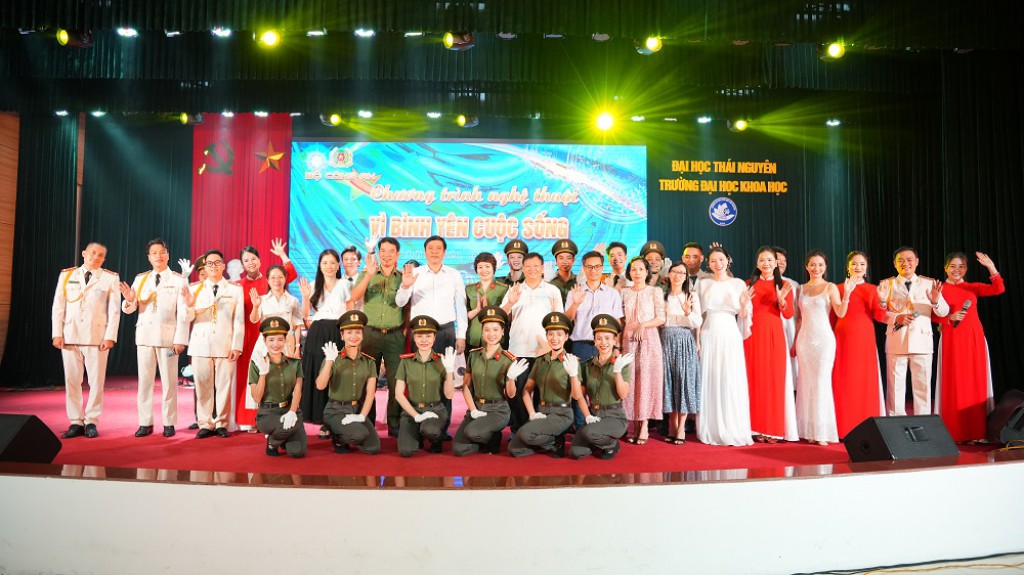 ĐÊM NGHỆ THUẬT “VÌ BÌNH YÊN CUỘC SỐNG”: KHƠI DẬY LÒNG TỰ HÀO VÀ KHÁT VỌNG CỐNG HIẾN CHO THẾ HỆ TRẺ