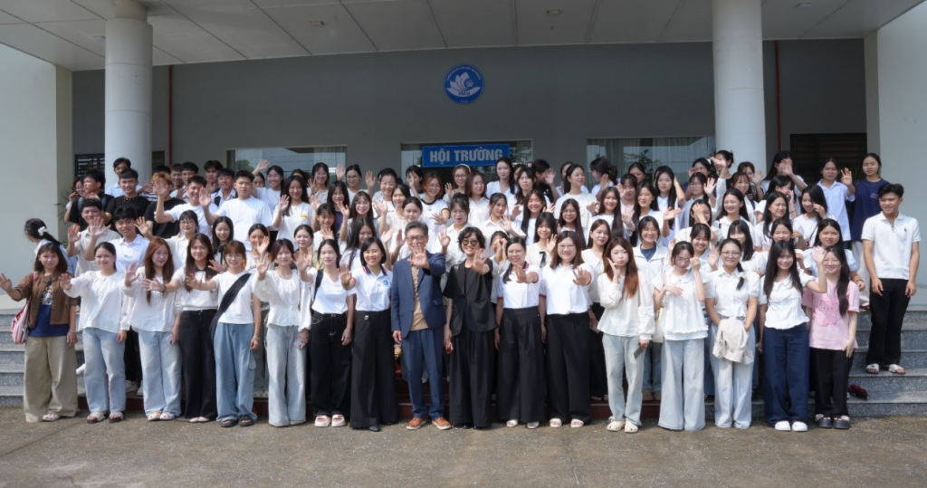 THANH XUÂN K24 HÀN QUỐC HỌC: CHẠM TAY VÀO VĂN HÓA KIM CHI, HÉ MỞ HÀNH TRÌNH VƯƠN TẦM QUỐC TẾ