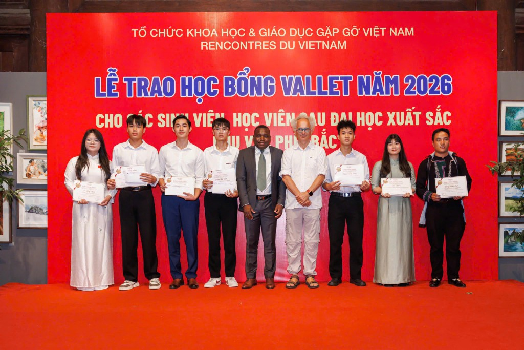 Từ nông trại đến học bổng Vallet: bản lĩnh của chàng sinh viên công nghệ bán dẫn TNUS