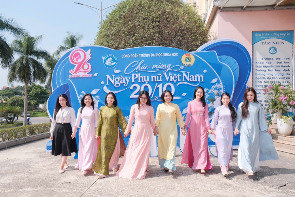 Tổng kết Tuần lễ Áo dài chào mừng Ngày Phụ nữ Việt Nam 20/10