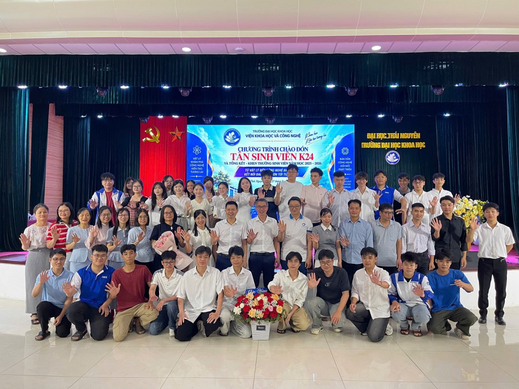 Viện Khoa học và Công nghệ chào đón K24 - Kết nối đam mê, làm chủ tri thức, vươn tới tương lai